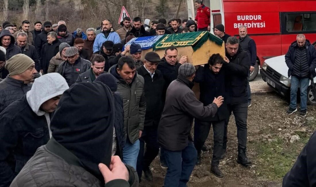 Burdur’da otomobille çarpışan motosiklette yolcu konumundaki 28 yaşındaki genç 5