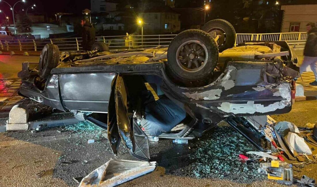 Karaman’da iki otomobilin çarpışması sonucu meydana gelen kazada, Tofaş araç