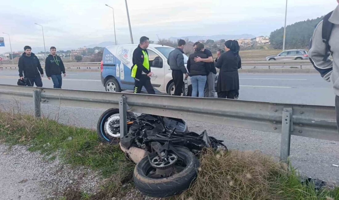 Antalya’nın Manavgat ilçesinde ters istikamette seyir halindeki motosikletin hafif ticari
