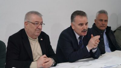 Balıkesir’in Edremit Kaymakamı Ahmet Odabaş ve beraberindeki heyet, Mehmetalan Mahallesi’ni