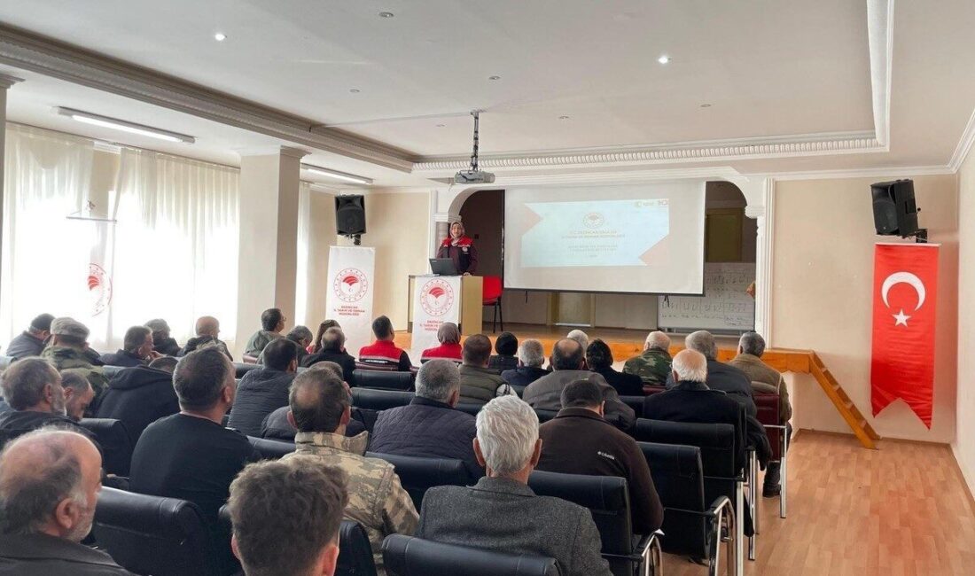 Kemaliye Kaymakamlığı koordinesinde, üreticilere yönelik B-Reçete Sistemi bilgilendirme toplantısı gerçekleştirildi.