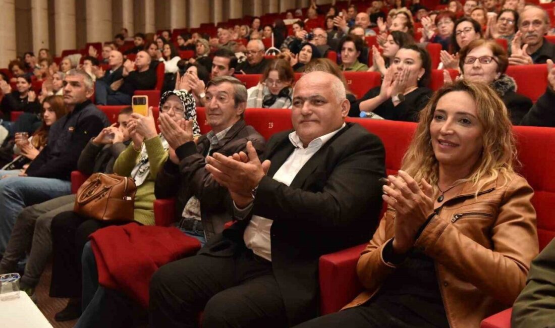 Anadolu’nun yüzyıllardır dilden dile aktarılan ezgileri, Kepez’de aynı sahnede yankılandı.