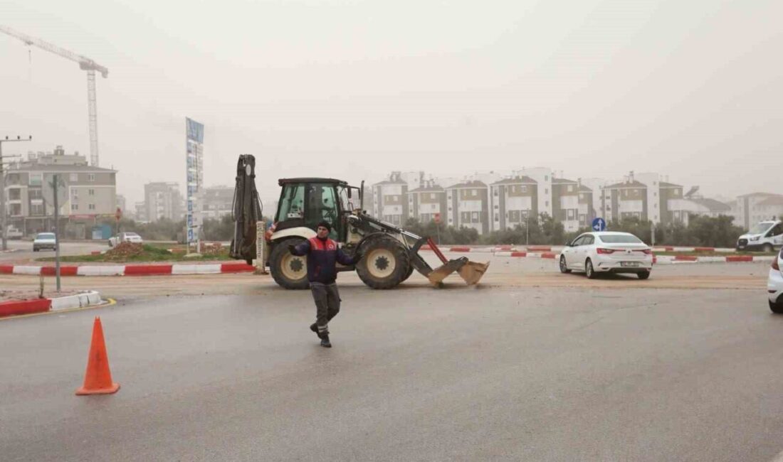 Kepez Belediyesi, etkili olan yağışların ardından su birikintilerinin neden olduğu