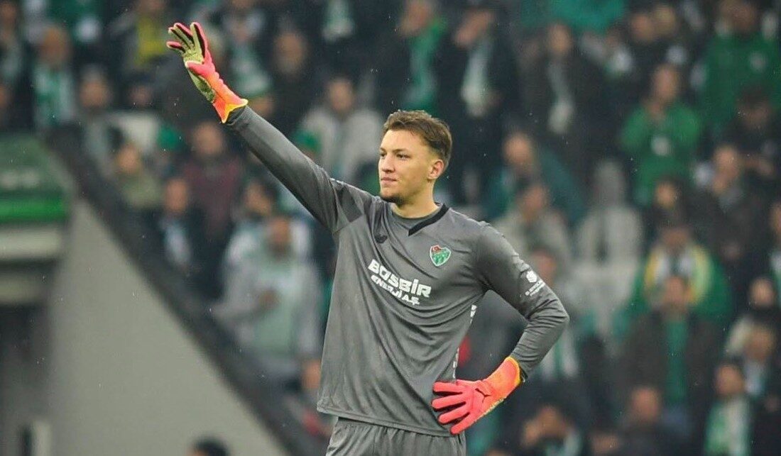 Bursaspor formasıyla bu sezon çıktığı 13 maçın 10’unda gol yemeyen