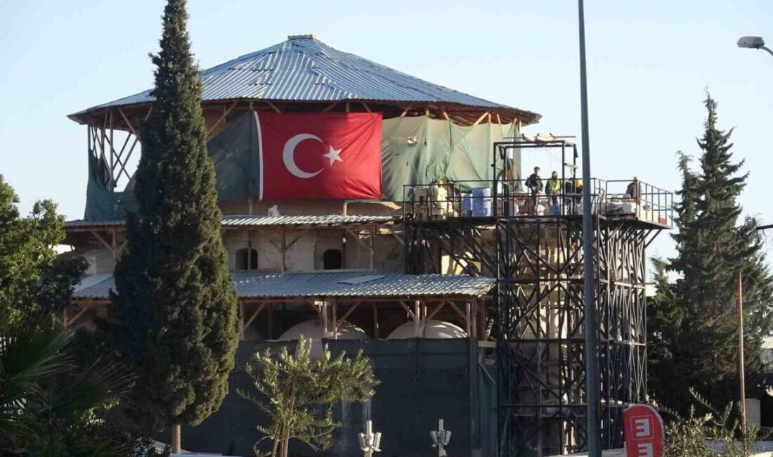 Kilis Belediye Başkanı Hakan Bilecen, deprem sonrası kentte yürütülen yıkım