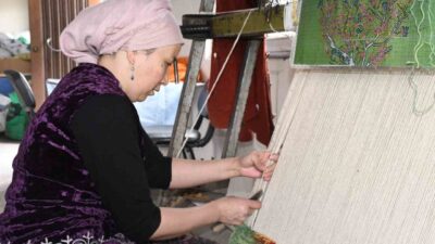 Yozgat’ın Yenifakılı ilçesinde yaşayan Kırgız Türkleri, halı ve kilim dokumacılığıyla