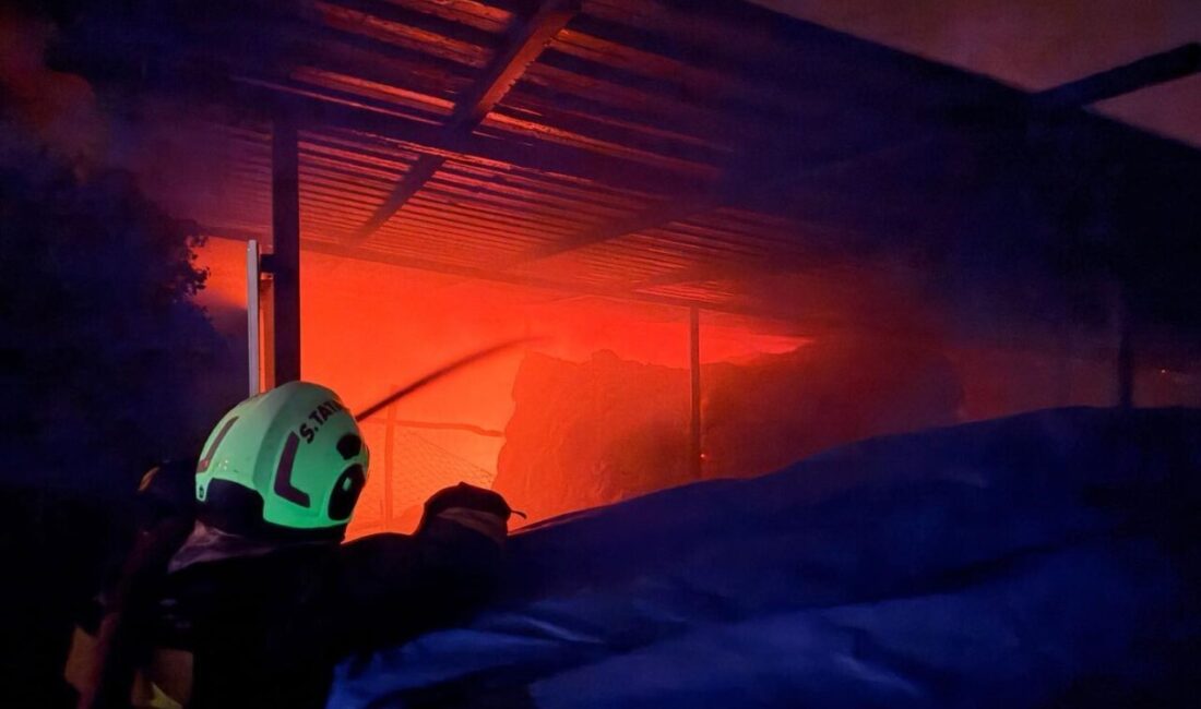 Hatay’da samanlıkta çıkan yangın, ahıra sıçramadan itfaiye ekipleri tarafından söndürüldü.