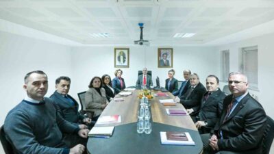 Kırklareli Valisi Uğur Turan, İl Nüfus ve Vatandaşlık Müdürü Serpil