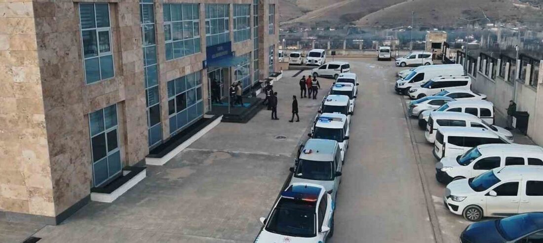 KIRŞEHİR (İHA) – Kırşehir merkezli 9 ilde kendilerini polis olarak