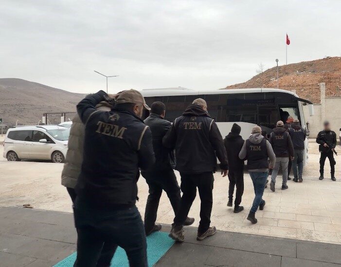Kırşehir polisi tarafından DEAŞ silahlı terör örgütüne yönelik düzenlenen operasyonda,
