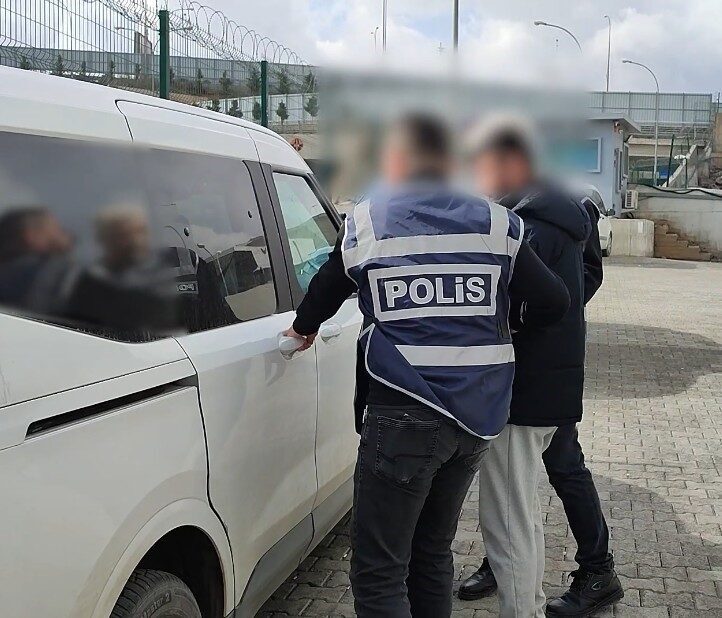 KIRŞEHİR (İHA) – Kırşehir’de kendilerini polis, asker ve kamu görevlisi