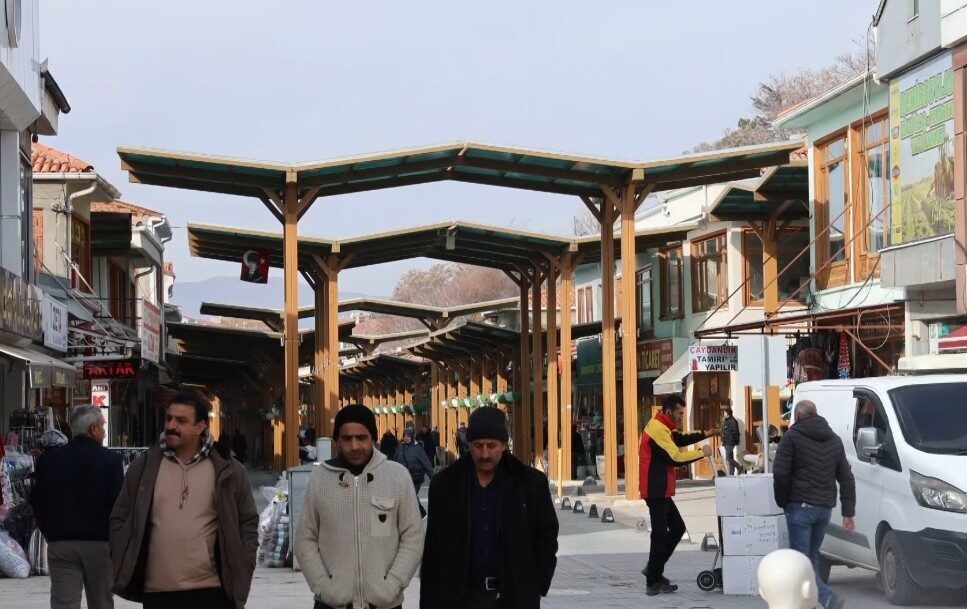 KIRŞEHİR (İHA) – Kırşehir’de esnaf, havaların ısınması ve Ramazan ayının