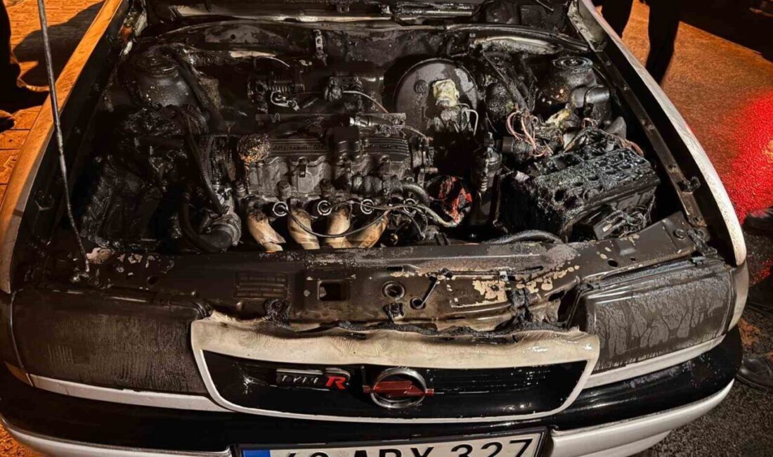 KIRŞEHİR (İHA) – Kırşehir’in Mucur ilçesinde park halindeki bir otomobil,