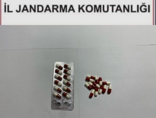 Kırşehir’de jandarma ekipleri tarafından yapılan uyuşturucu operasyonunda 2 kişi yakalandı.