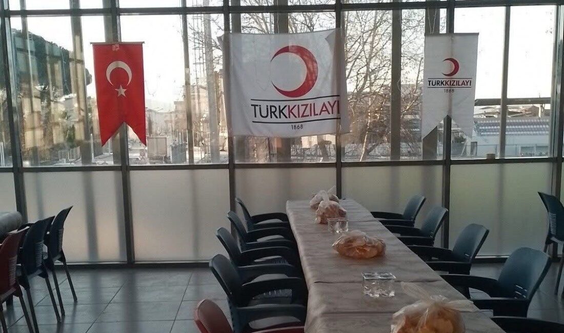 Manisa’nın Sarıgöl ilçesinde, Ramazan ayının bereketi dayanışmayla büyüyor. Türk Kızılay