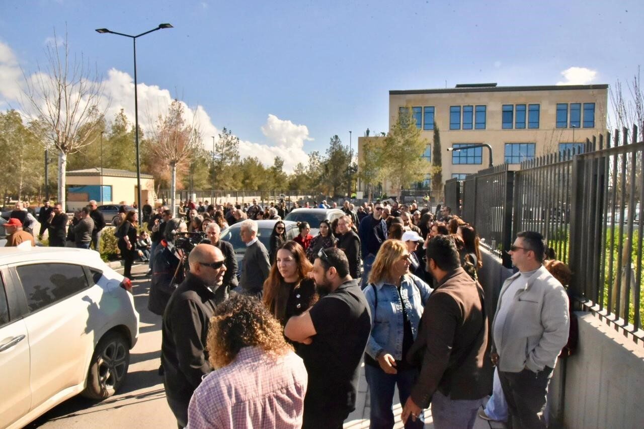 Kuzey Kıbrıs Türk Cumhuriyeti’nde (KKTC) çok sayıda kişi, Türkiye ile