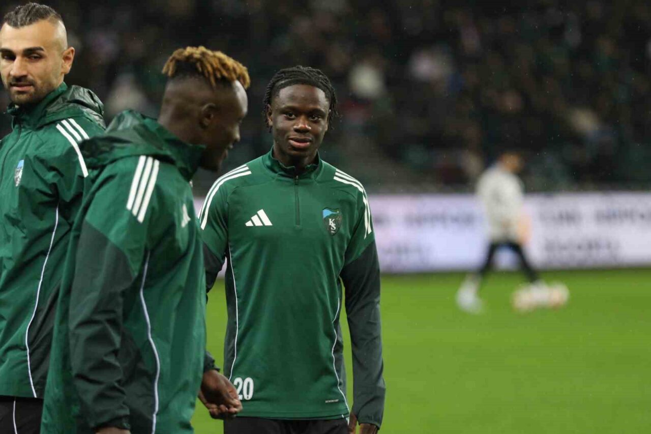 Kocaelispor’un Fenerbahçe ile oynayacağı mücadele öncesi lisans işlemleri bugün tamamlanan