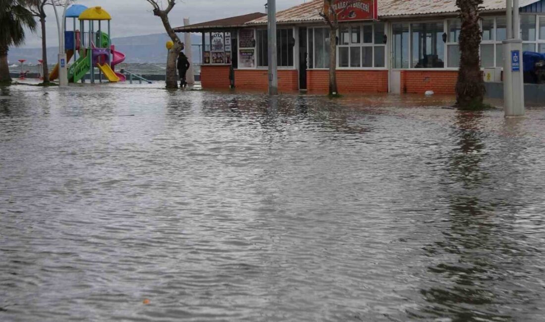 Kocaeli’nin Gölcük ve Başiskele ilçelerinde sabah saatlerinde etkili olan lodos