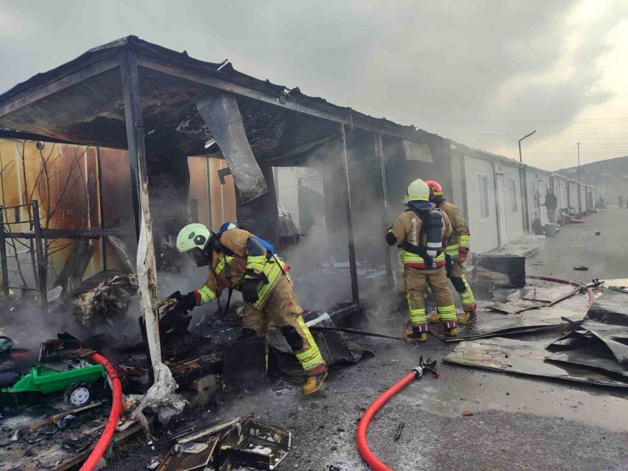 Kahramanmaraş’ta konteyner kentte çıkan yangın itfaiye ekiplerince söndürüldü. Yangın, Dulkadiroğlu