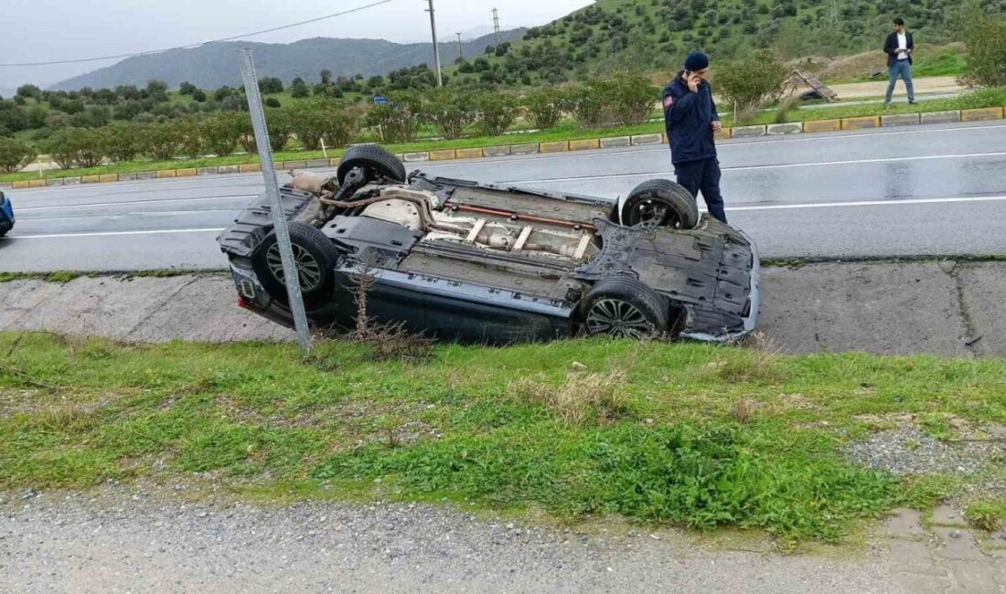 Aydın-Muğla Karayolu üzerinde yağış sebebiyle kayganlaşan yolda kontrolden çıkan otomobil
