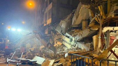 Hatay’da 6 Şubat 2023’te meydana gelen depremlerde hasar gören bina,