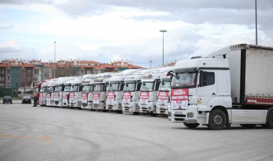 Konya’dan Gazze’ye ulaştırılmak üzere 15 tır insanı yardım malzemesi dualarla