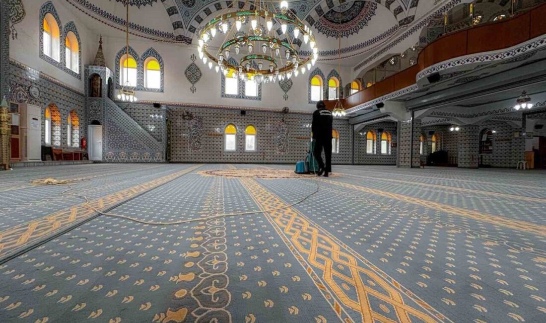 Körfez’de Ramazan ayı öncesi kent genelindeki cami ve ibadethanelerde temizlik