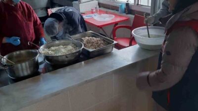 Aydın’ın Köşk ilçesinde öğrencilerin okulda sağlıklı gıda tüketmeleri ve hijyenik