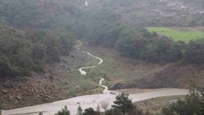 Adana’nın Kozan ilçesinde şiddetli sağanak yağışla birlikte kuruyan su kaynakları