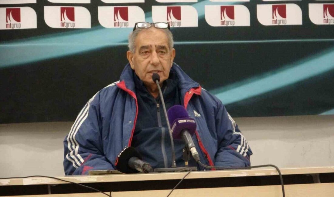 Adana Demirspor Teknik Direktörü Kubilayhan Yücel, devamlı gençlerle mücadele etmek