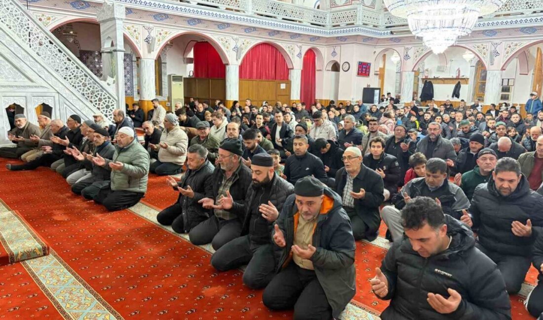 Konya’nın Kulu ilçesinde, Berat Kandili vatandaşların yoğun katılımıyla idrak edildi.