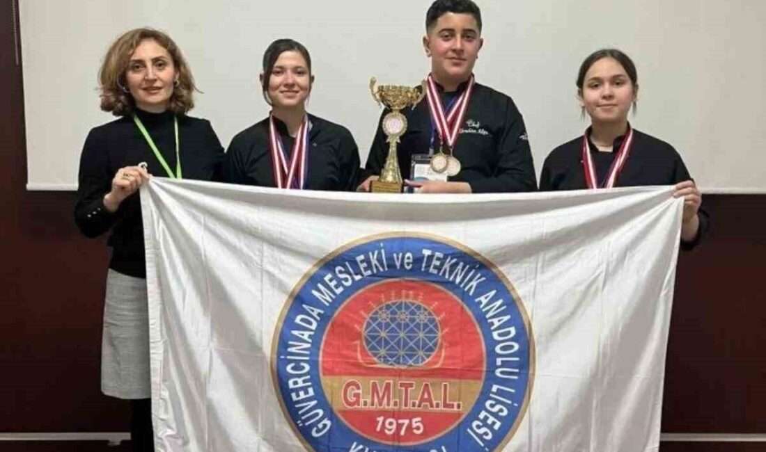 Kuşadası Güvercinada Mesleki ve Teknik Anadolu Lisesi, aşçılık yarışmasında bölge