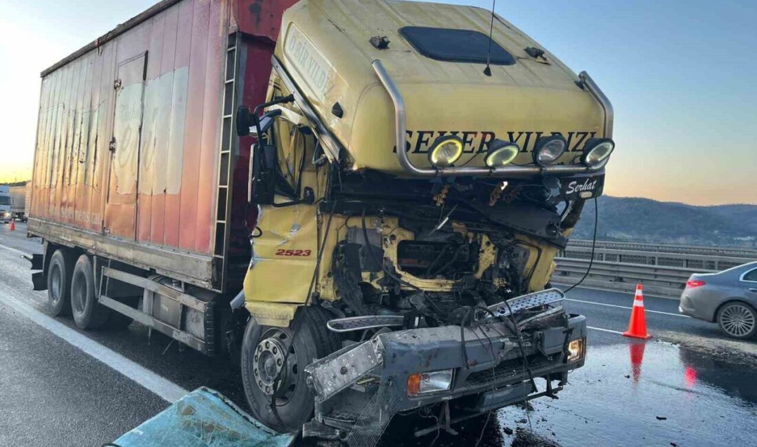 Beykoz Kuzey Marmara Otoyolu’nda seyir halindeki kamyon, aynı istikamette seyreden