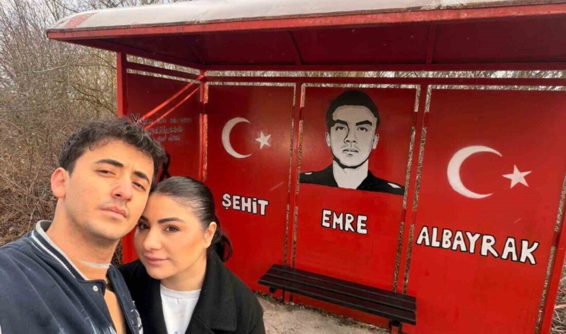 Samsun’un Ladik ilçesinde daha önce bir otobüs durağını Samsunspor renklerine