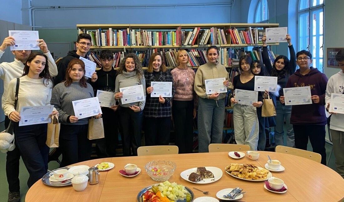 Antalya Gazi Anadolu Lisesi öğrencileri, Estonya / Parnu’da “AB standartlarına