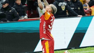 Galatasaray’ın Uruguaylı futbolcusu Lucas Torreira, Corendon Alanyaspor maçında kaydettiği golle