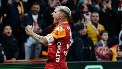 Galatasaray’ın Uruguaylı futbolcusu Lucas Torreira, Corendon Alanyaspor maçında sahaya kaptan