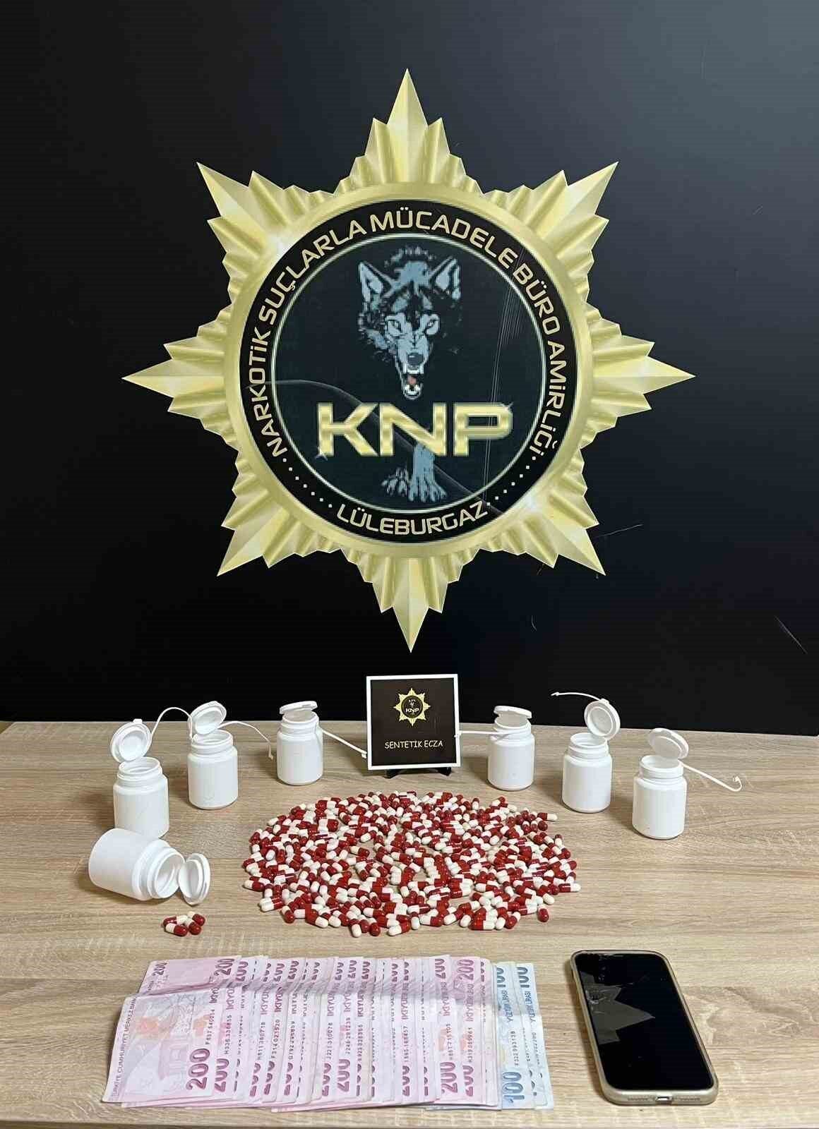 Kırklareli’nin Lüleburgaz ilçesinde polis ekiplerince gerçekleştirilen operasyonda, 335 adet sentetik