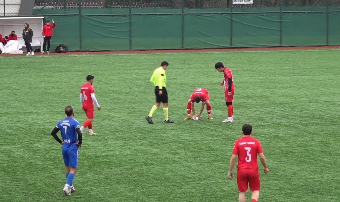 İstanbul Yurdum Spor Kulübü kaptanı Gani Çatan, İstanbul 1. Amatör
