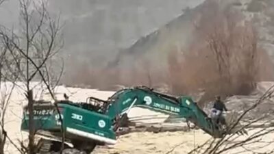 Kahramanmaraş’ın Onikişubat ilçesinde etkili olan sağanak yağış sonrası Zeytin Çayı’nın