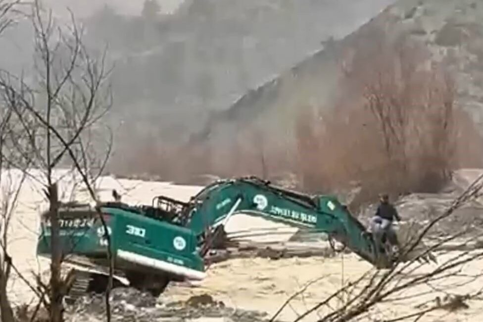 Kahramanmaraş’ın Onikişubat ilçesinde etkili olan sağanak yağış sonrası Zeytin Çayı’nın