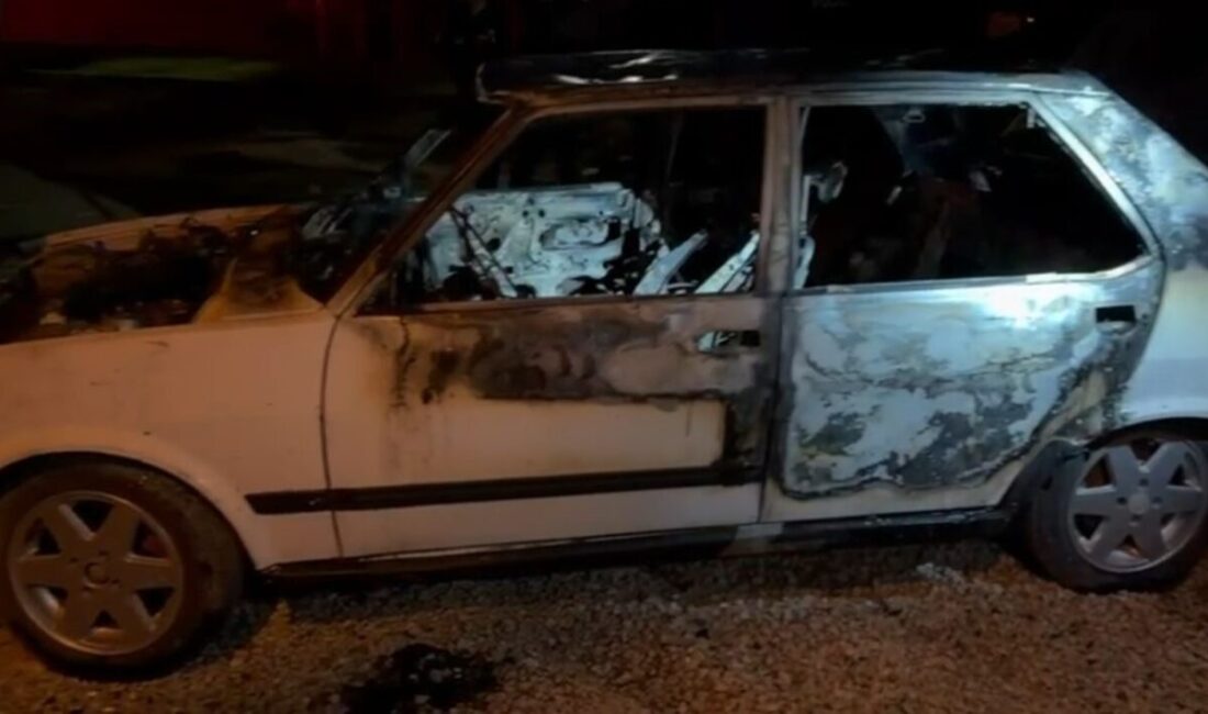 Malatya’da park halindeki bir araç aniden alev aldı. İtfaiye tarafından
