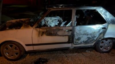 Malatya’da park halindeki bir araç aniden alev aldı. İtfaiye tarafından