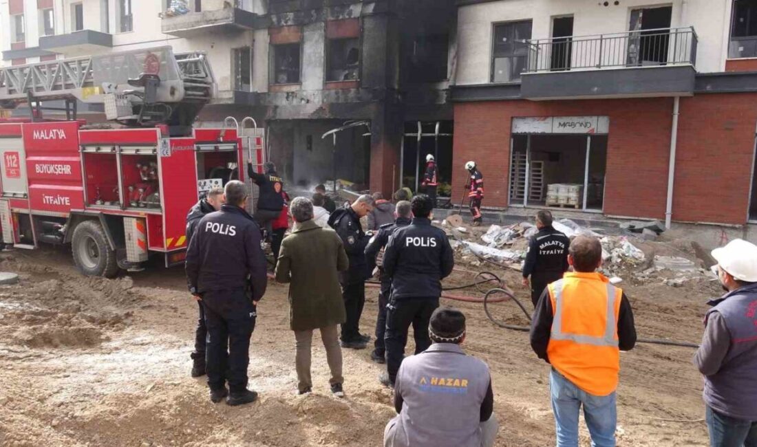 Malatya’da bir şantiyede inşaat malzemelerinin tutuşması sonucu yangın çıktı. İtfaiye