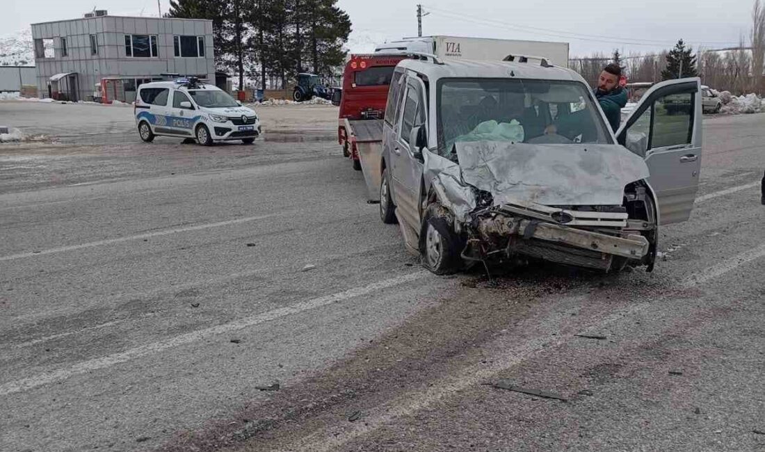 Malatya’da 2 aracın çarpışması sonucu meydana gelen trafik kazasında 2
