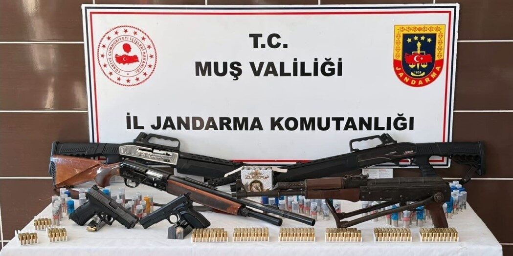 Muş İl Jandarma Komutanlığı ekiplerince Malazgirt ilçesinde yürütülen arama faaliyetlerinde