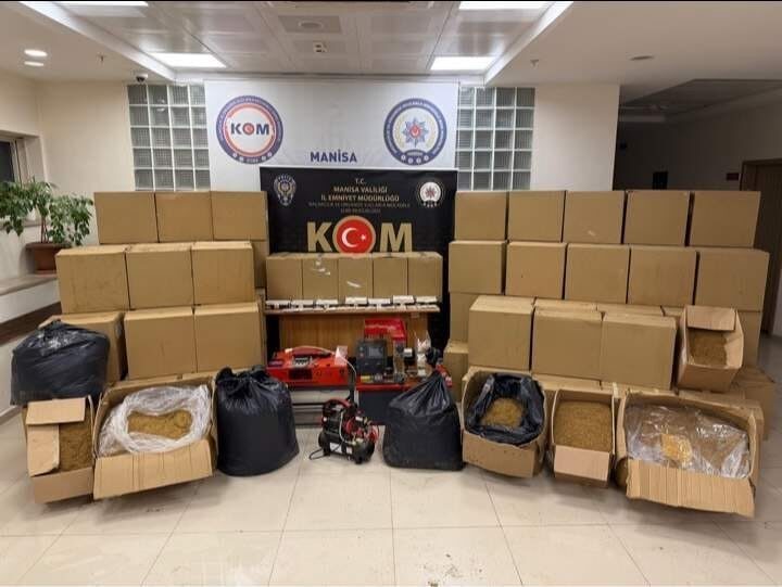 Manisa’da polis ekiplerince düzenlenen operasyonda 1 milyon bandrolsüz boş makaron,