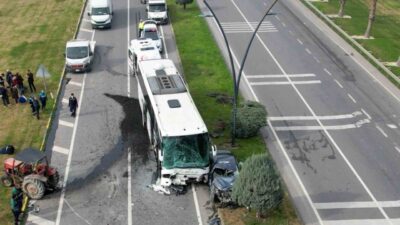 Manisa’nın Yunusemre ilçesinde 3 araçlı zincirleme kazada 5 kişi yaralanırken,