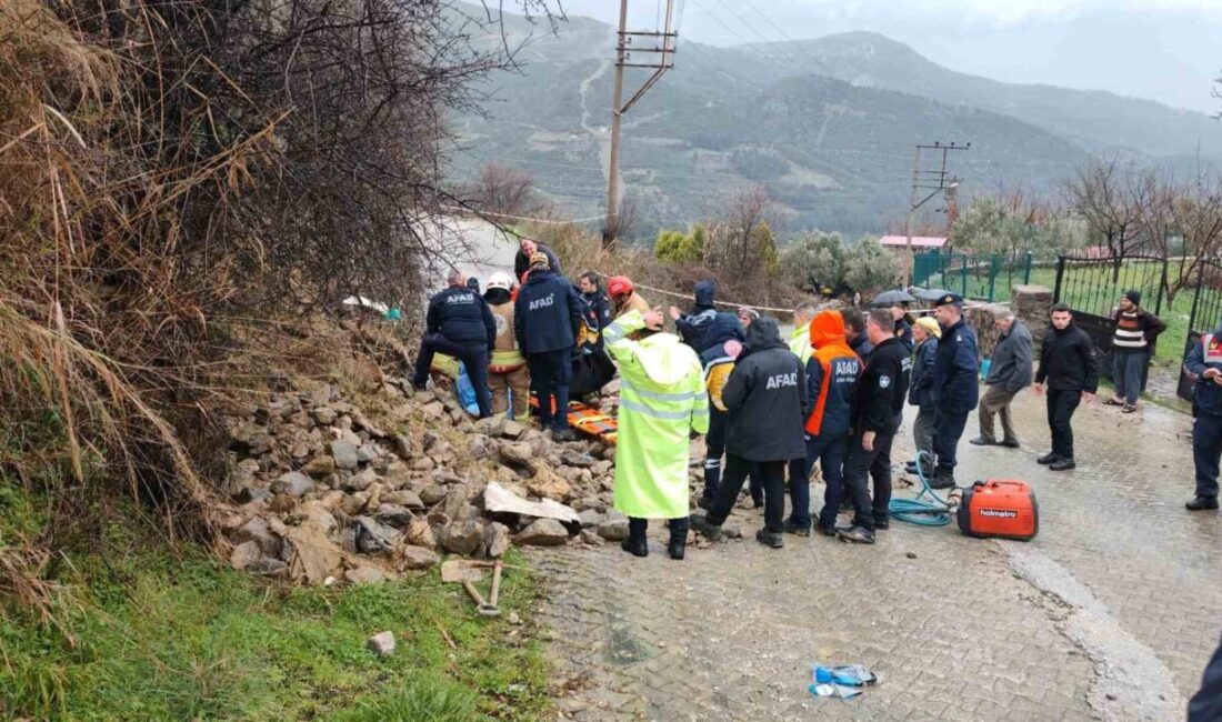 Manisa’nın Yunusemre ilçesine bağlı Karakoca Mahallesi’nde etkili olan aşırı yağışlar