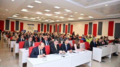 Manisa Valisi Vahdettin Özkan başkanlığında gerçekleştirilen toplantıda 2025-2026 eğitim öğretim